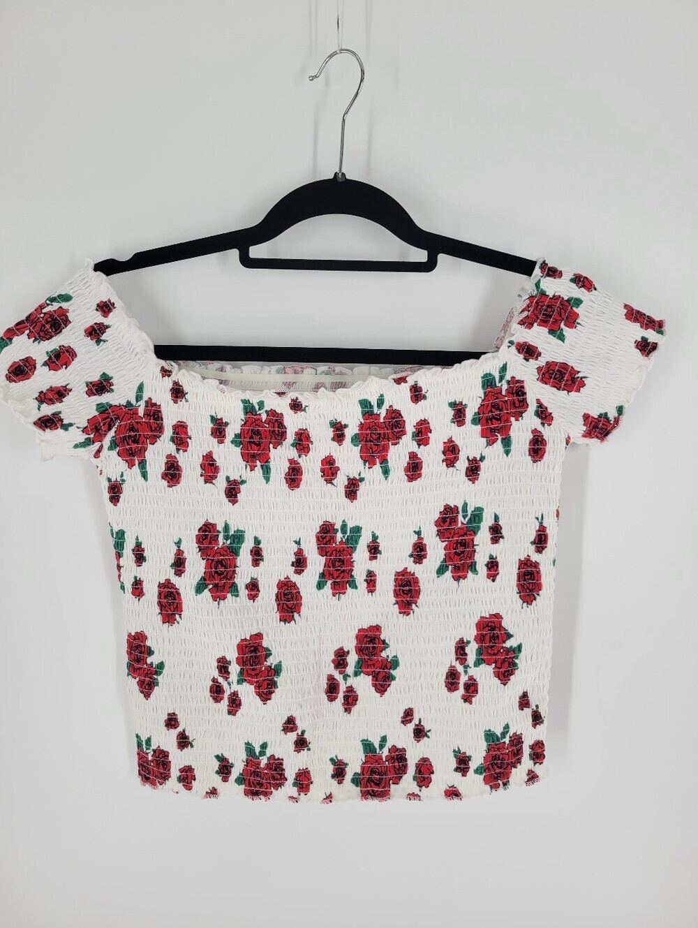 Hollister White Off-Shoulder Crop Top with Red Rose Print Size L